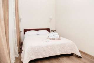 Отели типа «постель и завтрак» Mini Otel Cozy Patio Одесса Двухместный номер с 1 кроватью и собственной ванной комнатой-5
