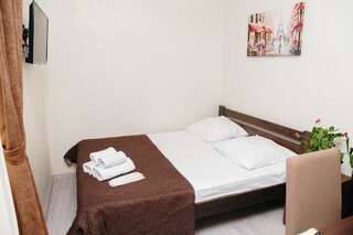 Отели типа «постель и завтрак» Mini Otel Cozy Patio Одесса Бюджетный двухместный номер с 1 кроватью-10