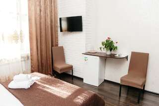 Отели типа «постель и завтрак» Mini Otel Cozy Patio Одесса Большой двухместный номер с 1 кроватью-10
