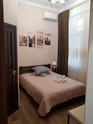 Отели типа «постель и завтрак» Mini Otel Cozy Patio Одесса Двухместный номер с 1 кроватью и собственной ванной комнатой-10